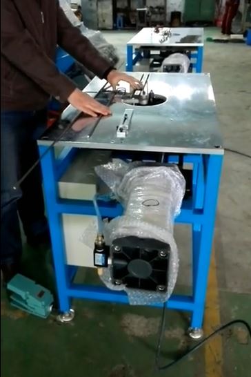 Bending machine for tubular heater
